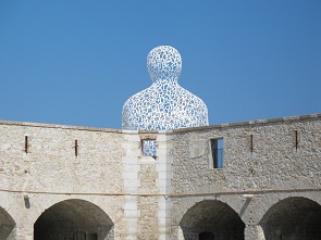 Antibes sculpture sur les remparts