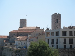 Antibes les remparts vue sur le musee de Picasso