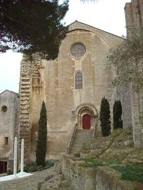 Abbaye de Montajour dans les Alpilles