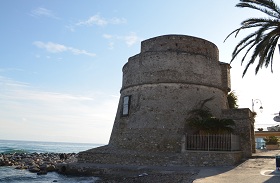 Bastion sur le front de mer Alassio