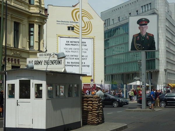 Check point Charly Berlin