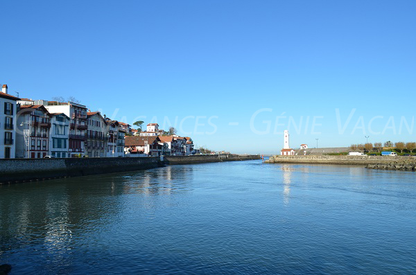 Ciboure et le phare de Biarritz