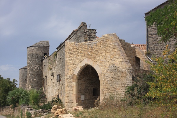 Fortifications de Couvertoirade dans l'Aveyron