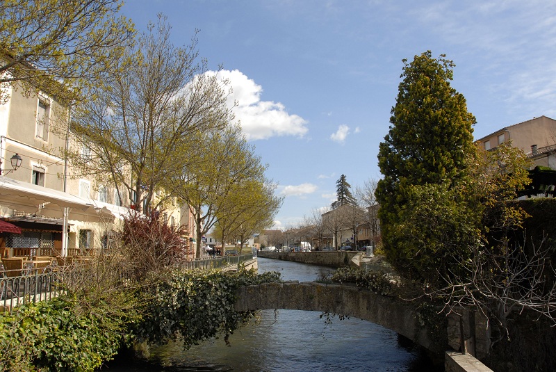 ile-sur-sorgues-canal