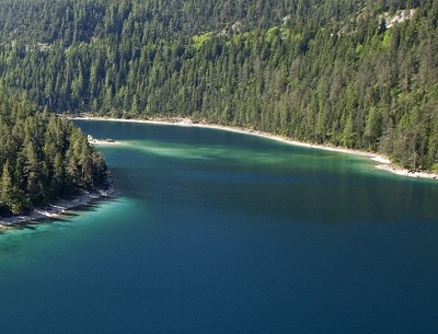 Le lac de Blindsee dans le Tyrol