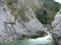 Magnifique saut dans le Verdon