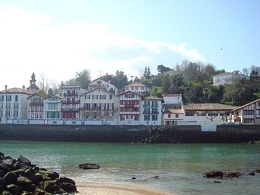 maisons basques entre mer et terre