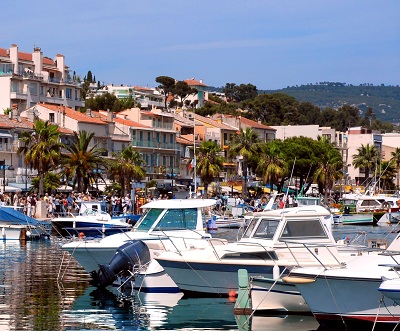 Le port de Bandol pendant l'été