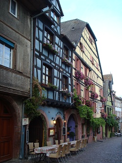 Village de Riquewihr au nord de Colmar