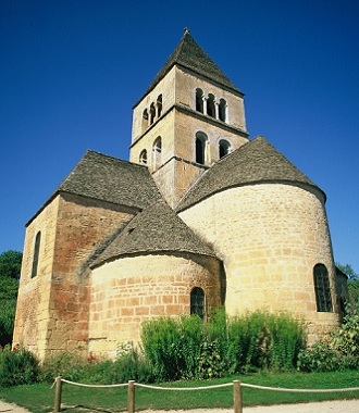 Une église typique du Périgord à Saint Léon sur Vézère