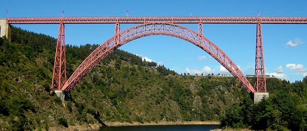 Viaduc de Garabit dans les gorges de Truyere