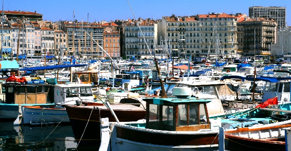 Vieux ports de Marseille avec des pointus