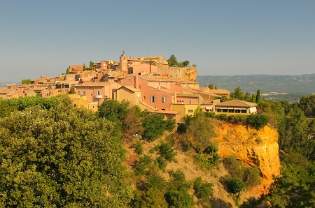 Le village perché de Roussillon dans le Vaucluse