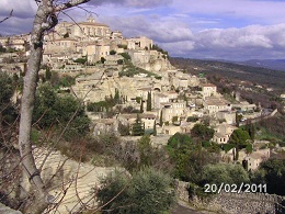 Vue sur le village de Gordes