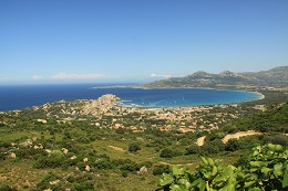 Vue-sur-la-baie-de-Calvi